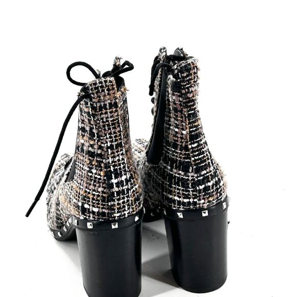 Charles David Debate Houndstooth Boots 7 NWOT Plaid Ankle Booties Heel Lace Up - Picture 3 of 7